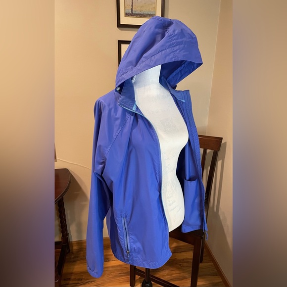 L.L. Bean Jackets & Blazers - 🌧️ L.L. Bean Waterproof Windbreaker Jacket